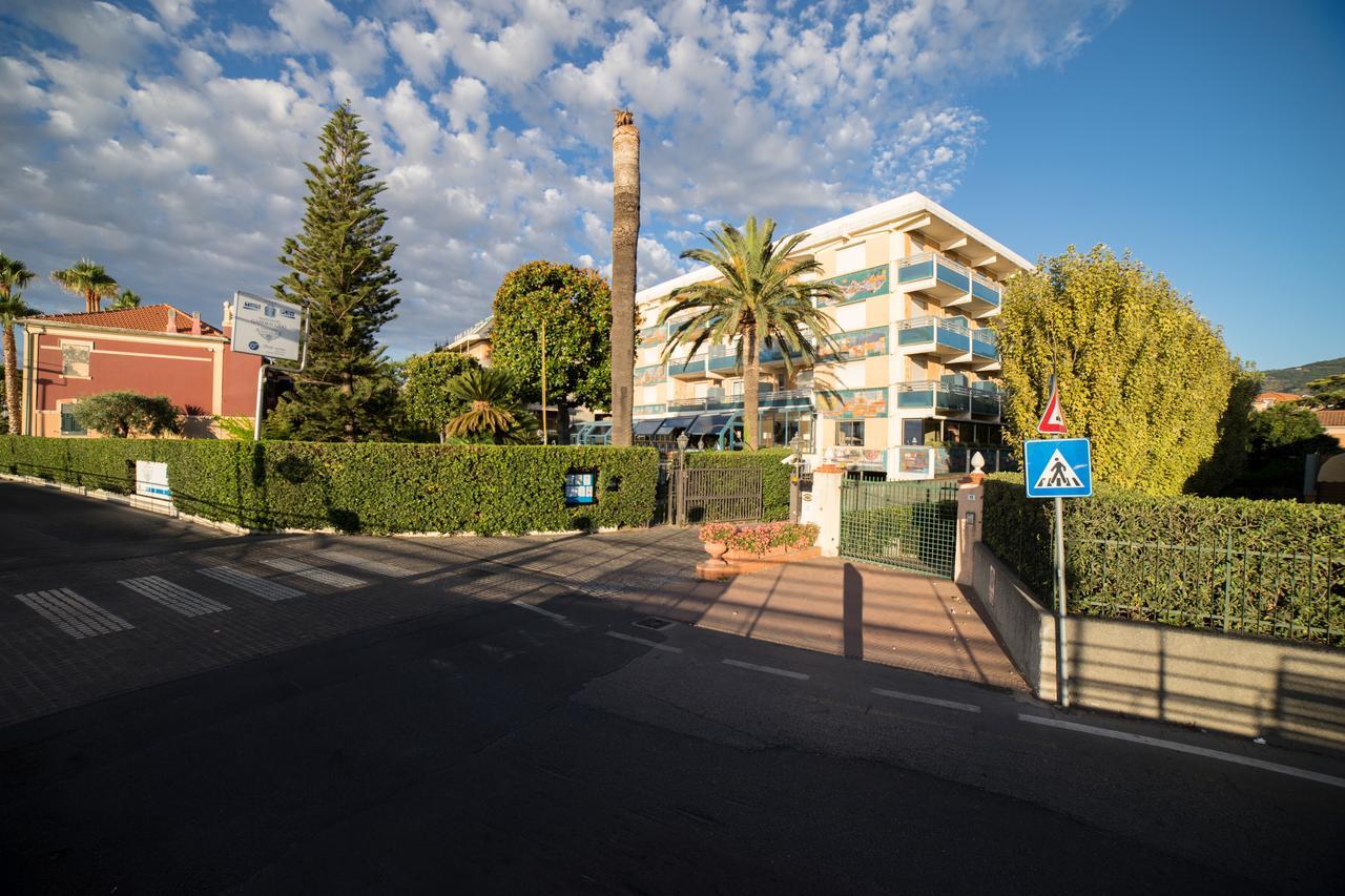 Hotel Garden Lido Loano Εξωτερικό φωτογραφία