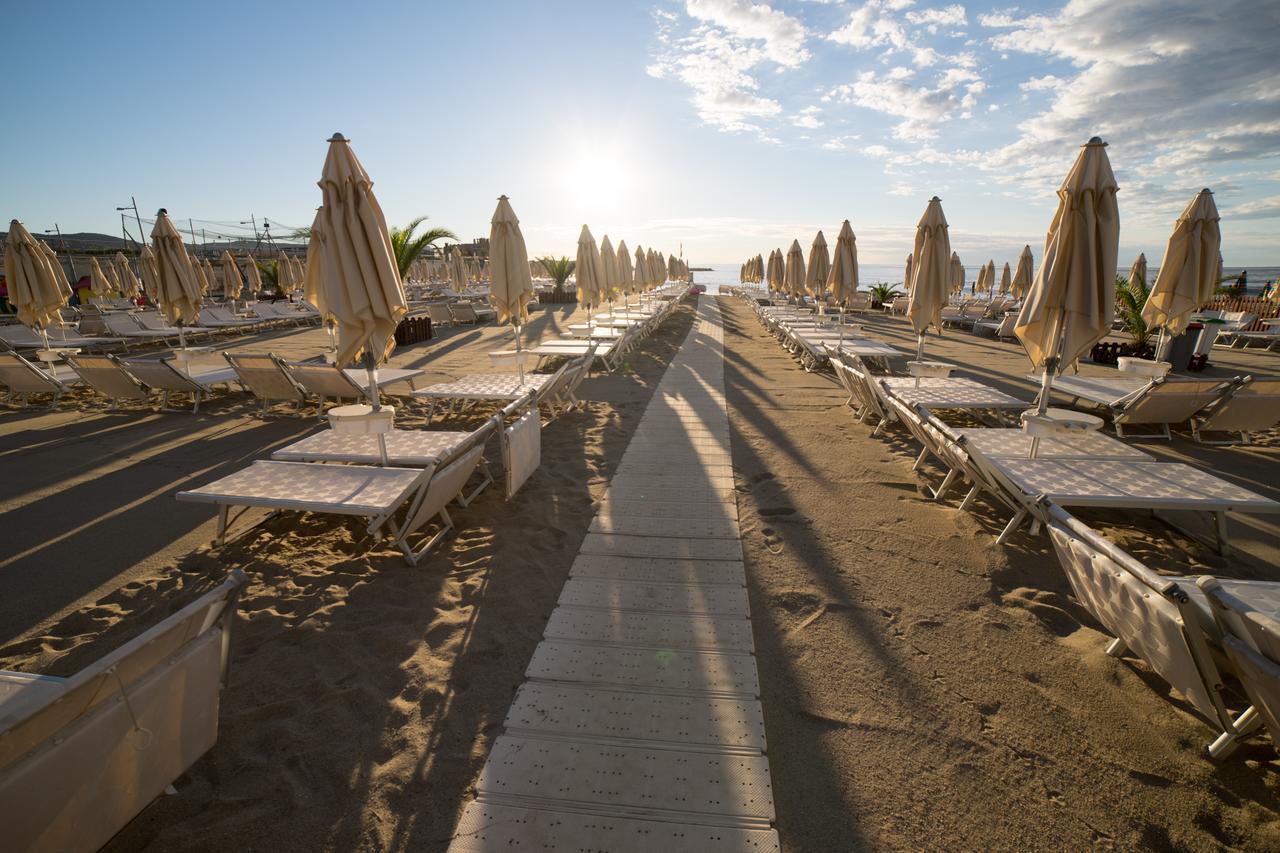 Hotel Garden Lido Loano Εξωτερικό φωτογραφία