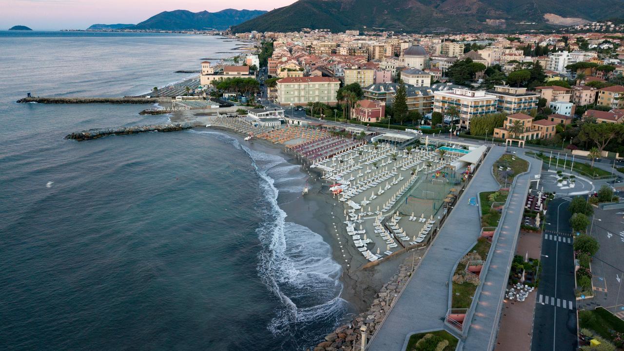 Hotel Garden Lido Loano Εξωτερικό φωτογραφία